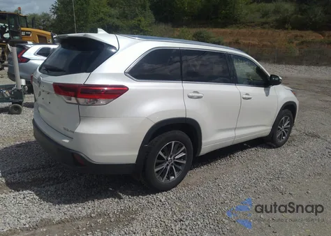 2018 Toyota Highlander Xle из США, поврежденный, VIN 5TDJZRFH7JS833952